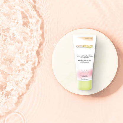 Celyoung Fersen- und Fußpflege-Balsam hilft selbst bei Extremfällen. Mit angenehm erfrischendem und kühlenden Eukalyptus Extrakt. Das Hornhautpflegeprodukt ist klinisch getestet und frei von Konservierungsstoffen.